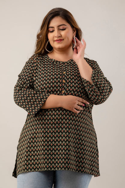 Plus Size Rayon Tunic with Red and Beige Print – Soft Fabric Detail