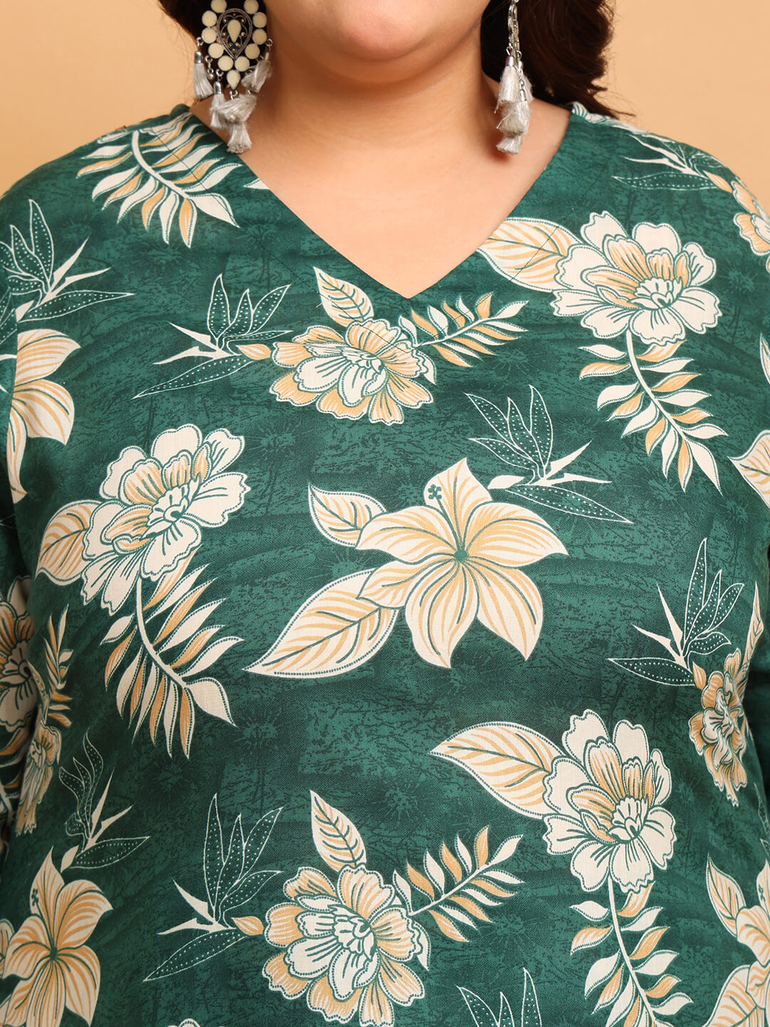 Side Pocket and Fabric Detailing on Green Cotton Floral Kurti Set – Curvisha