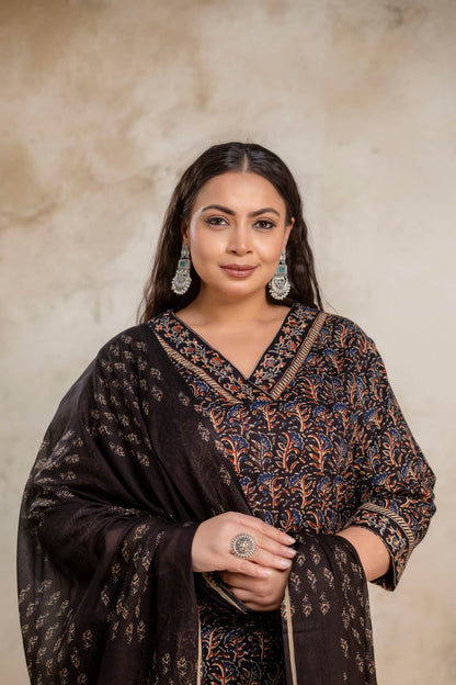 Styled plus size black cotton kurti pant dupatta set with dupatta for fat styling
