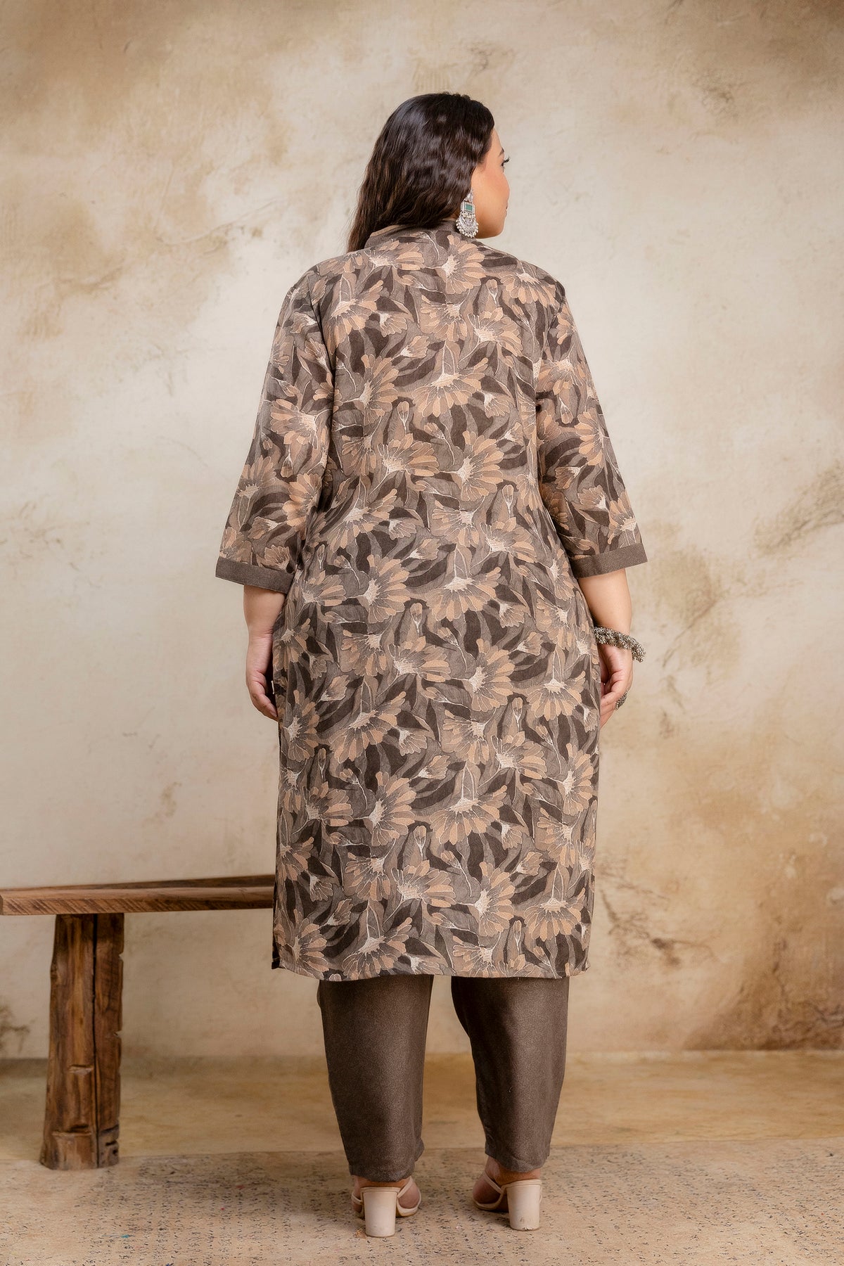 Back view of plus size brown floral kurti pant set, comfortable big size clothing