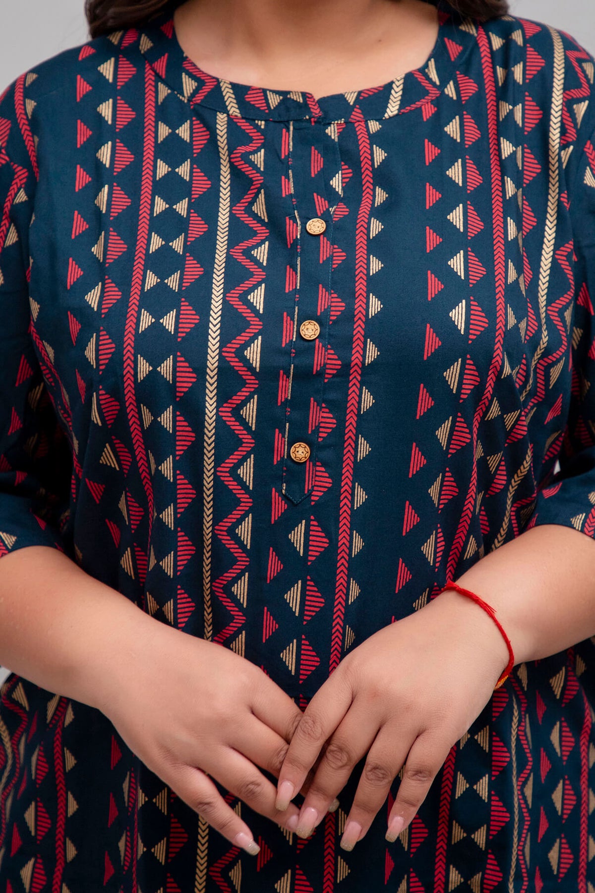 Plus Size Dark Green Rayon Tunic for Women with Wooden Button Detail – Close-Up
