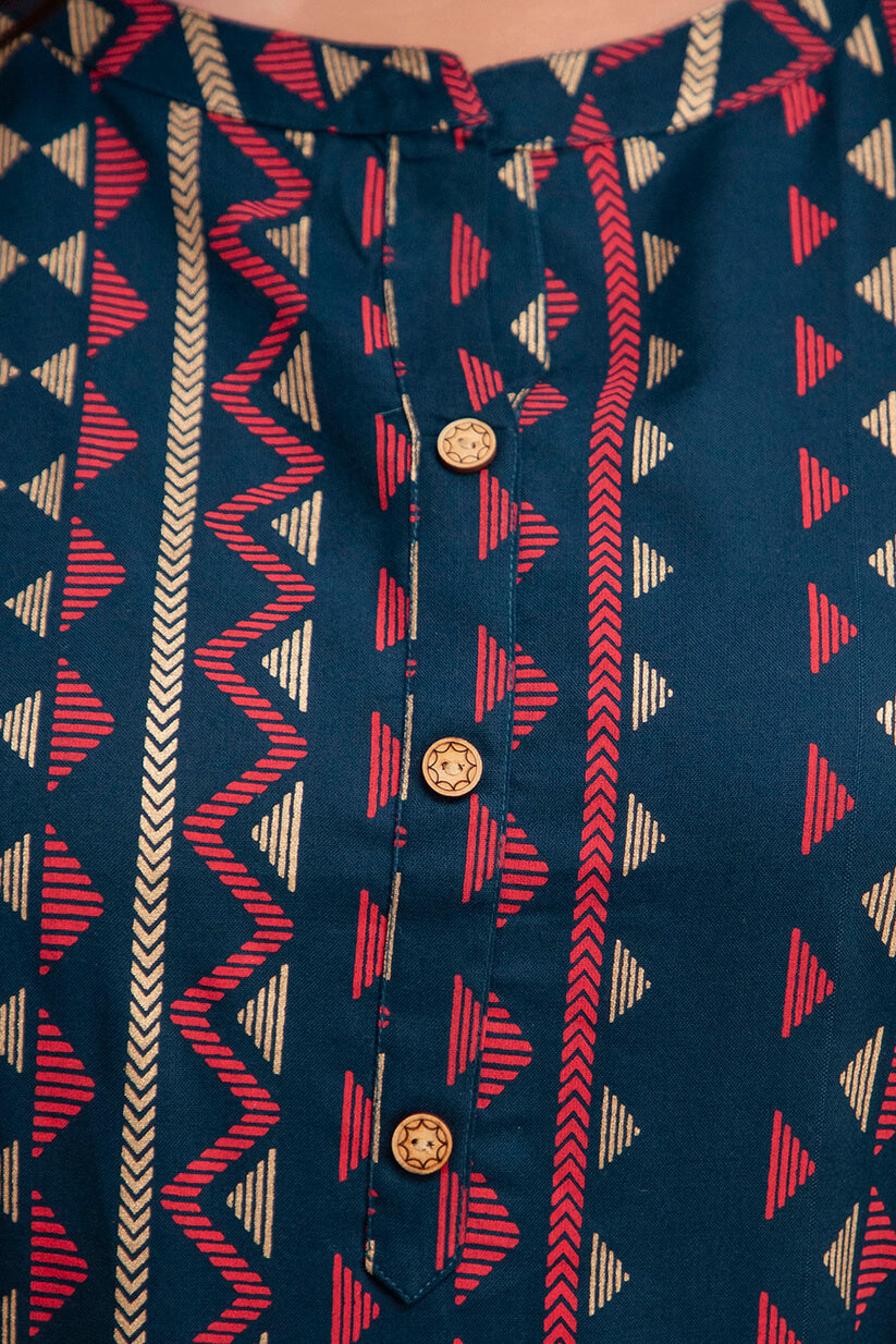 Plus Size Rayon Kurti in Dark Green with Red and Gold Geometric Print – Fabric Detail