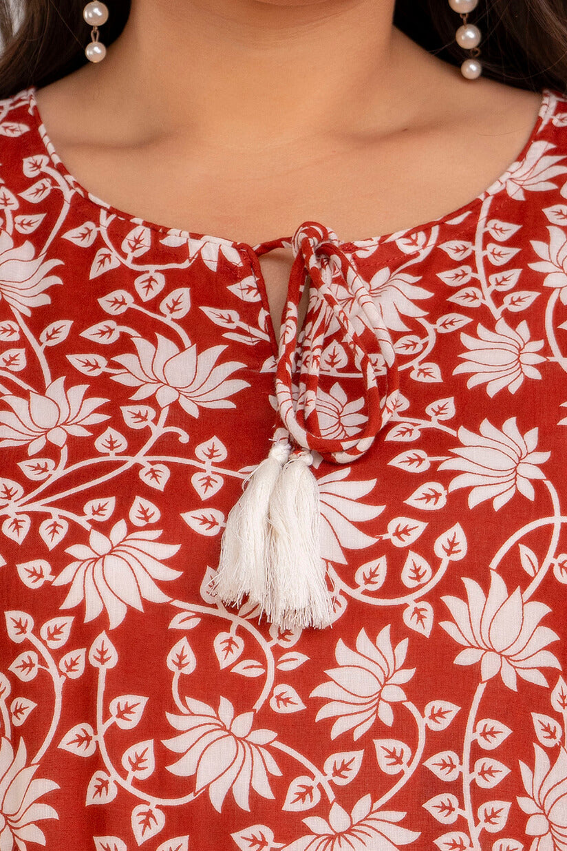 Neckline Closeup of Rust White Floral Rayon Short Kurti Tunic – Plus Size Curvy Women Clothing