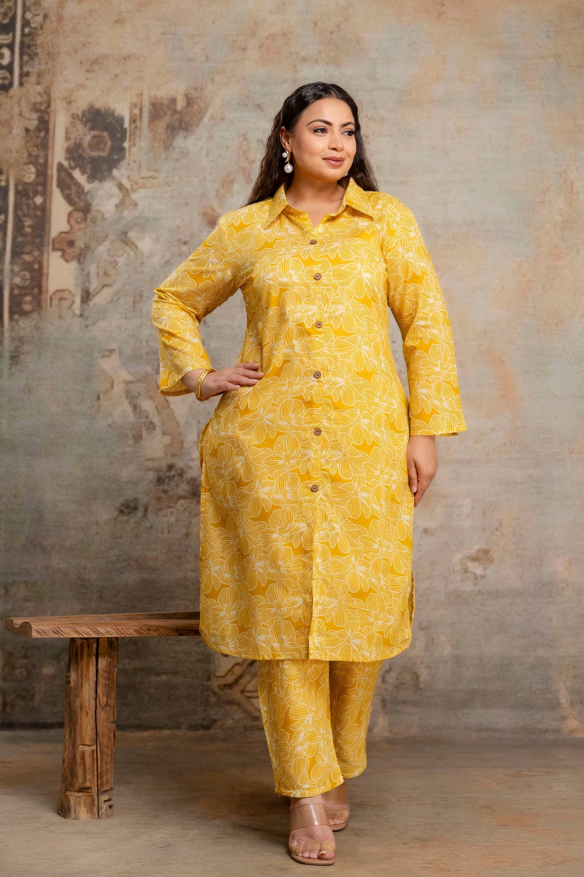 Side pose of plus size floral cotton kurti pant set for fat women, stylish big size ethnic clothing