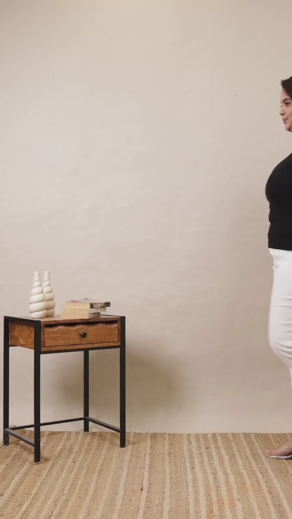 Close-up video of Curvisha seamless denim jeggings in classic white, highlighting the flexible fabric and waistband.