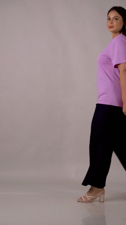 Versatile navy blue plus-size palazzo pants with deep side pockets and a flexible elasticated waist.